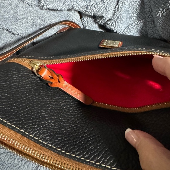 Brand new Dooney & Bourke Crossbody - Picture 5 of 9